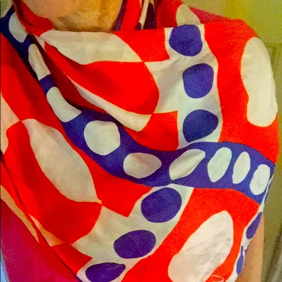 RARE VERA VTG red White blue silk rectangle scarf - Picture 3 of 4